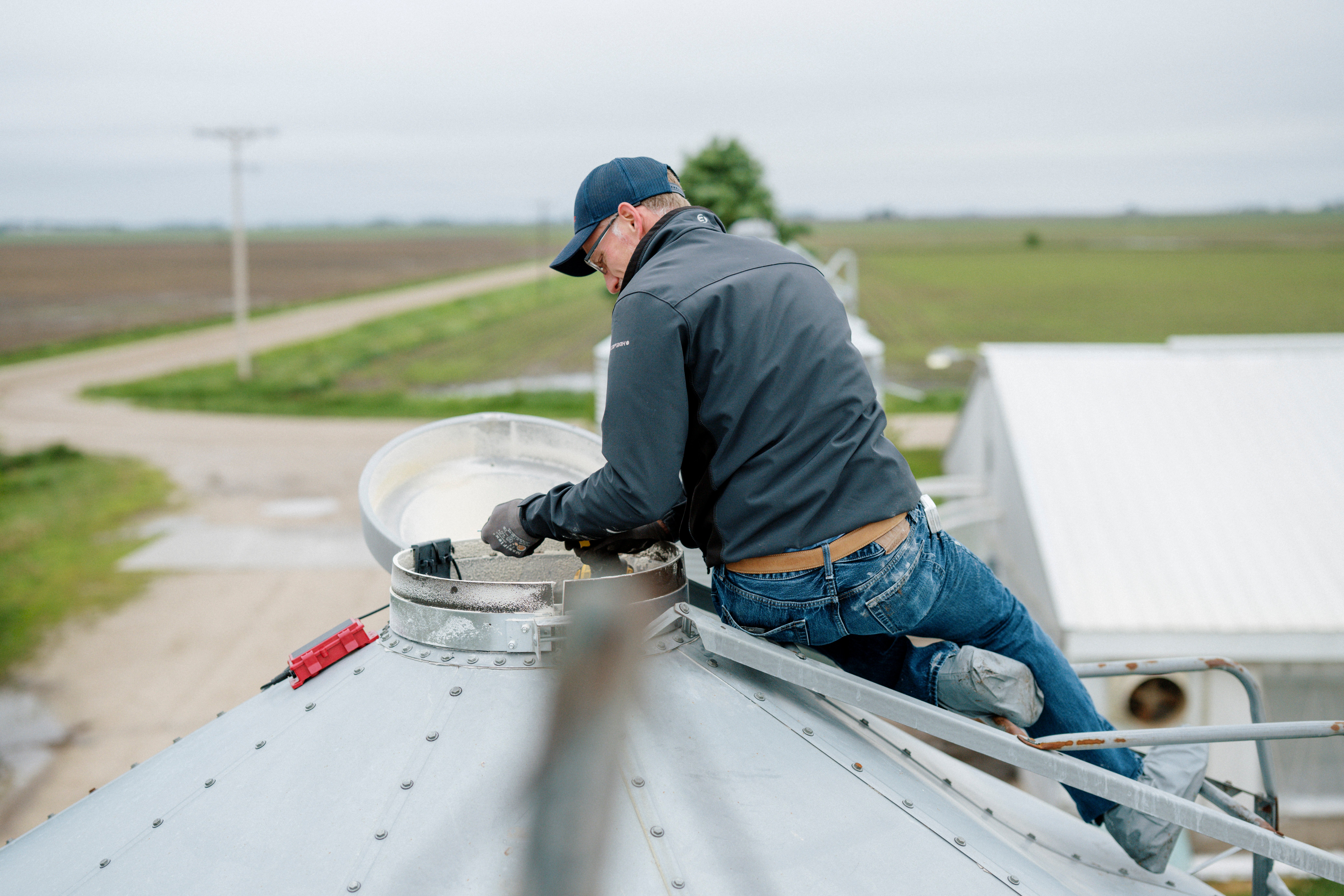 Farmer Installing BinTalk Pro